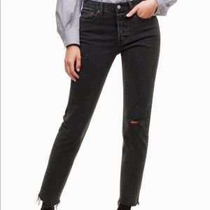 Levi’s High waisted crop jean Black denim Sz 24